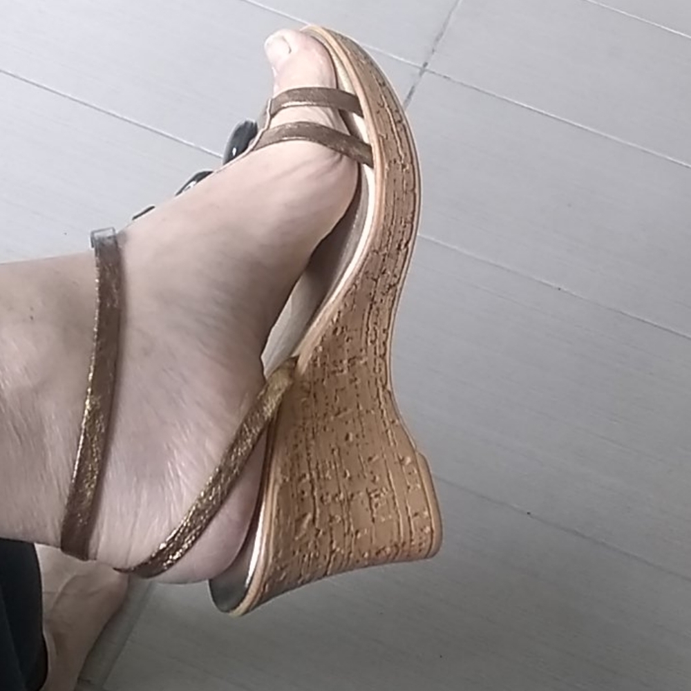 Sandals - Picture 3 of 3